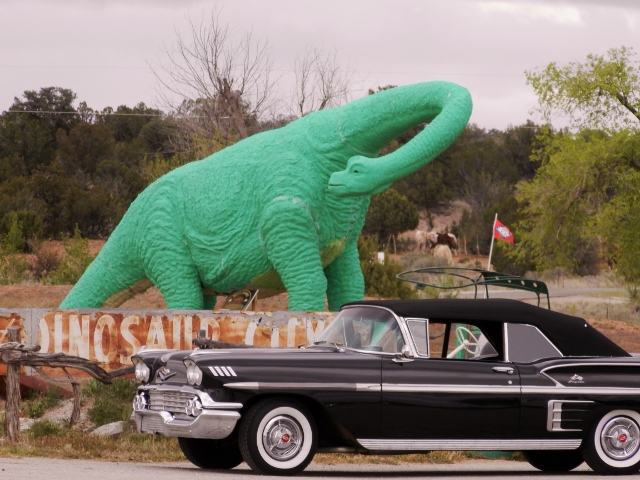 Roadside Oddities, Attractions & Curiosities